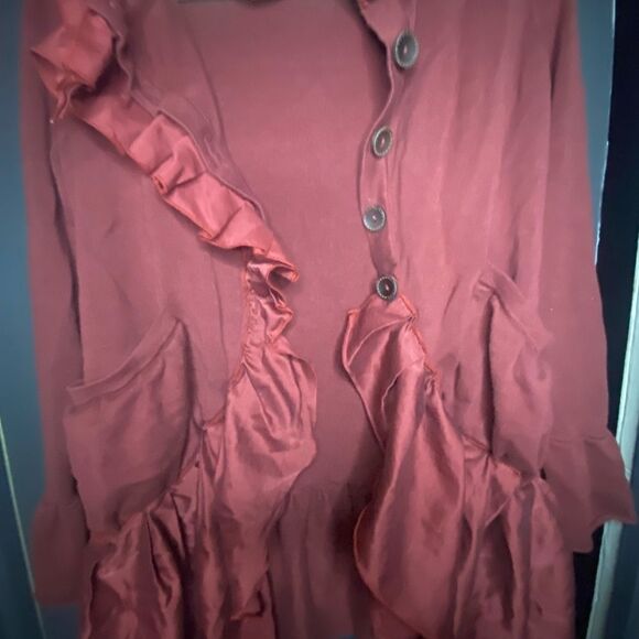 Knitted Dove Anthropologie Long Cardigan Sweater Ruffles Button up Burgundy M - Picture 2 of 8